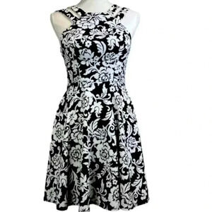 B Darlin black and white floral dress size 1/2 NWT